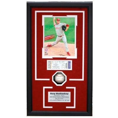 Roy Hallady Perfect Game with Signed Baseball